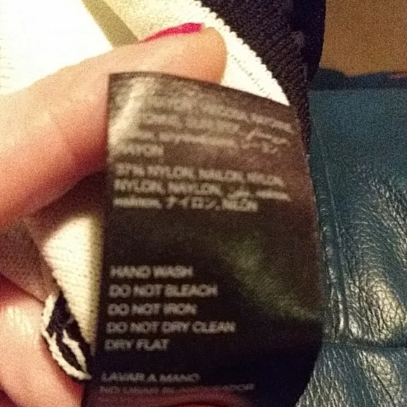 bebe Mini Skirt • XS - Picture 6 of 8